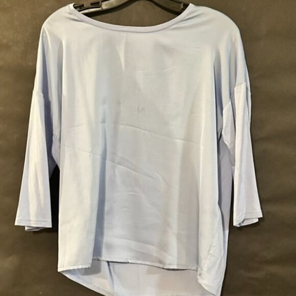 Chicos Size 0 Medium Pullover Shirt Light Baby Blue EUC 3/4 sleeve scoop Neck - Picture 1 of 4